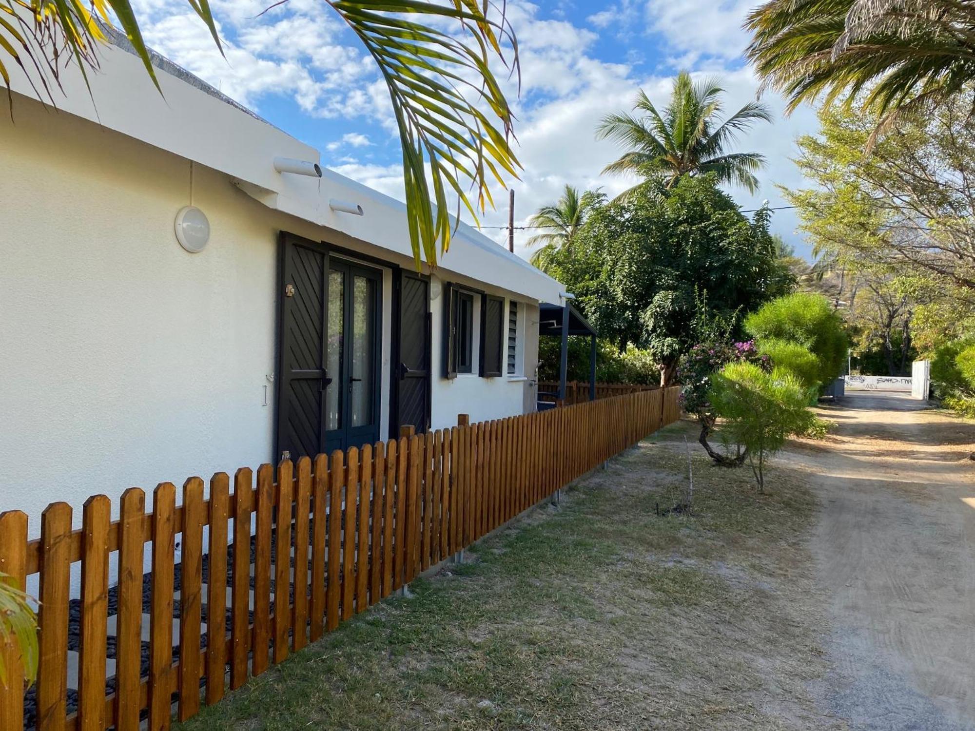 Villa & Bungalow 'Coco Des Sables' Les Pieds Dans L'Eau La Saline Les Bains Eksteriør billede